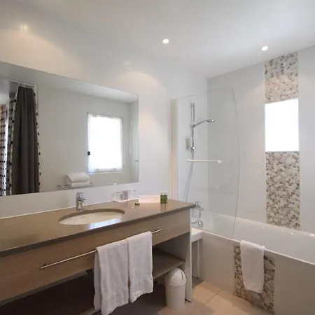 Val Baussenc, The Originals Relais Hotell 3*
